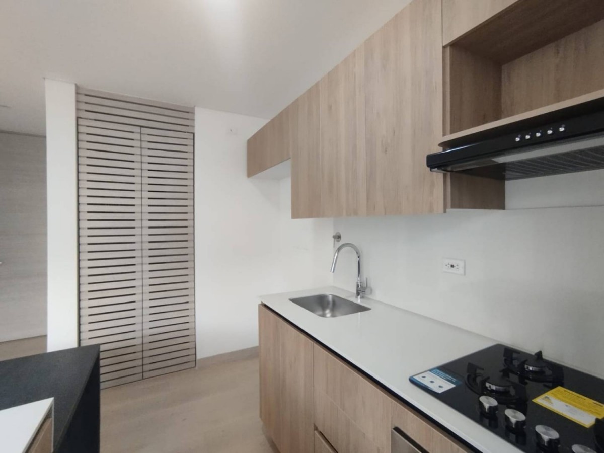 Apartamento en arriendo en El Poblado, Medellín · foto 4 de 16