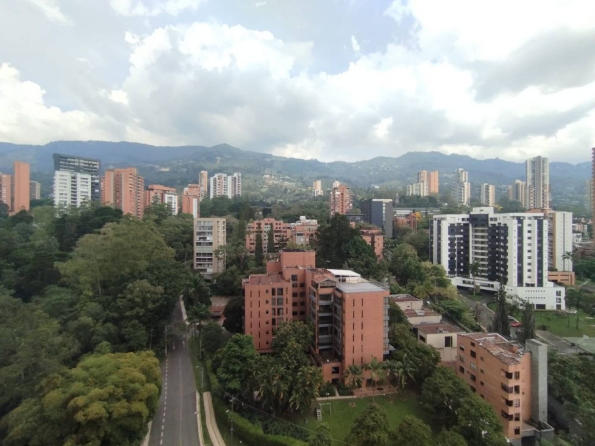 Apartamento en arriendo en El Poblado, Medellín · foto 8 de 16
