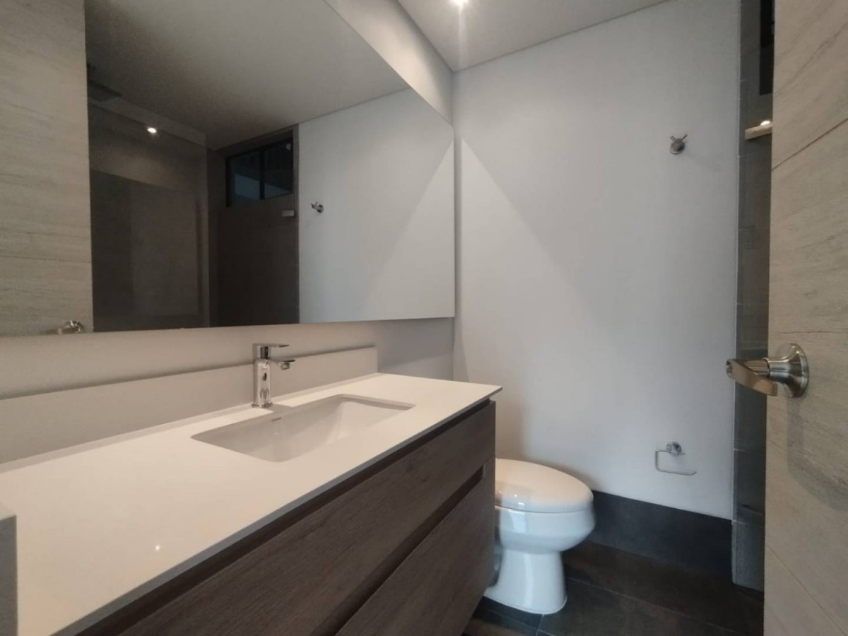 Apartamento en arriendo en El Poblado, Medellín · foto 13 de 16