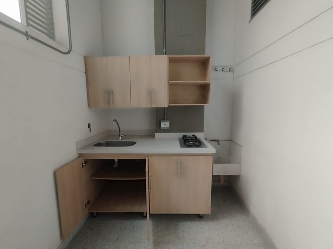Bodega en arriendo en Belén, Medellín, 180 m² · foto 5 de 20