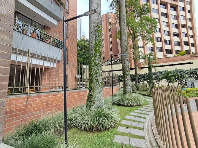 Apartamento de 3 alcobas en arriendo en Las Lomas, Medellín, 140 m² · foto 2 de 20