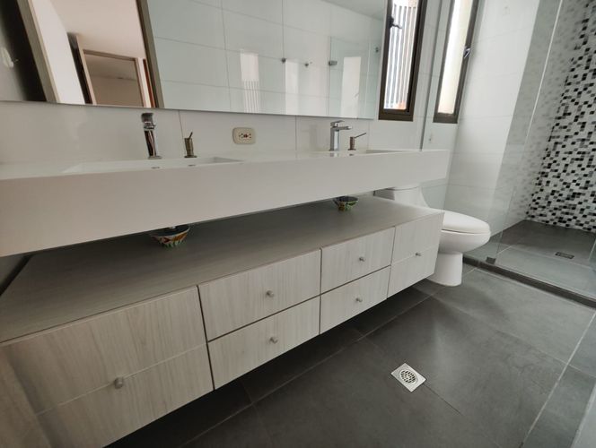 Apartamento de 3 alcobas en arriendo en Las Lomas, Medellín, 140 m² · foto 8 de 20