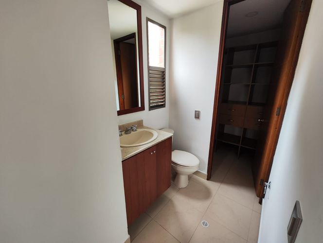 Apartamento de 3 alcobas en arriendo en Las Lomas, Medellín, 140 m² · foto 12 de 20
