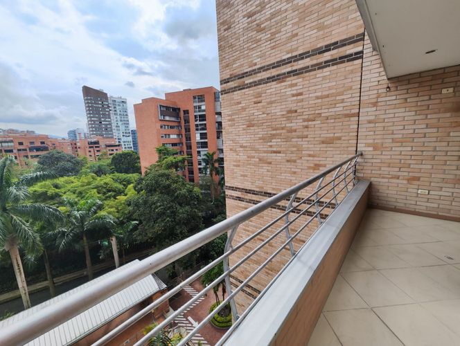 Apartamento de 3 alcobas en arriendo en Las Lomas, Medellín, 140 m² · foto 15 de 20