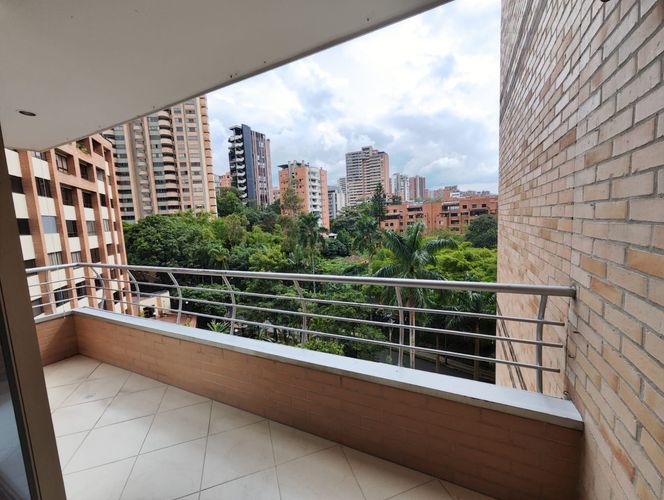 Apartamento de 3 alcobas en arriendo en Las Lomas, Medellín, 140 m² · foto 16 de 20
