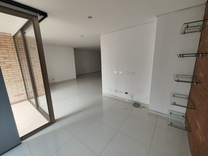 Apartamento de 3 alcobas en arriendo en Las Lomas, Medellín, 140 m² · foto 18 de 20