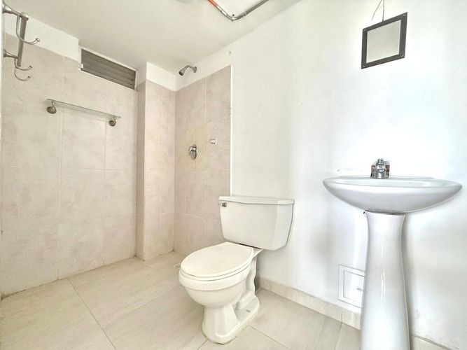 Local en arriendo en Cerritos, Pereira, 33 m² · foto 7 de 9
