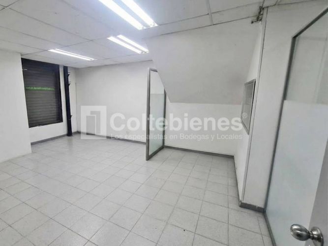 Bodega en arriendo en Colombia, Medellín, 926 m² · foto 4 de 5