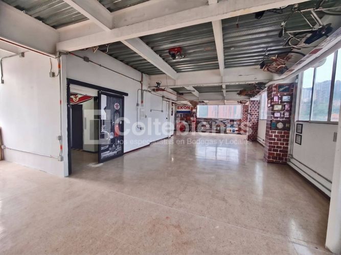 Bodega en arriendo en San Diego, Medellín, 168 m² · foto 2 de 5