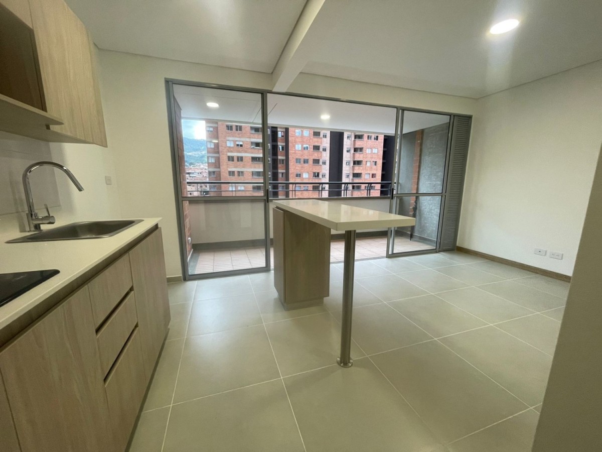 Apartamento en venta en Suramérica, Itagüí · foto 2 de 14