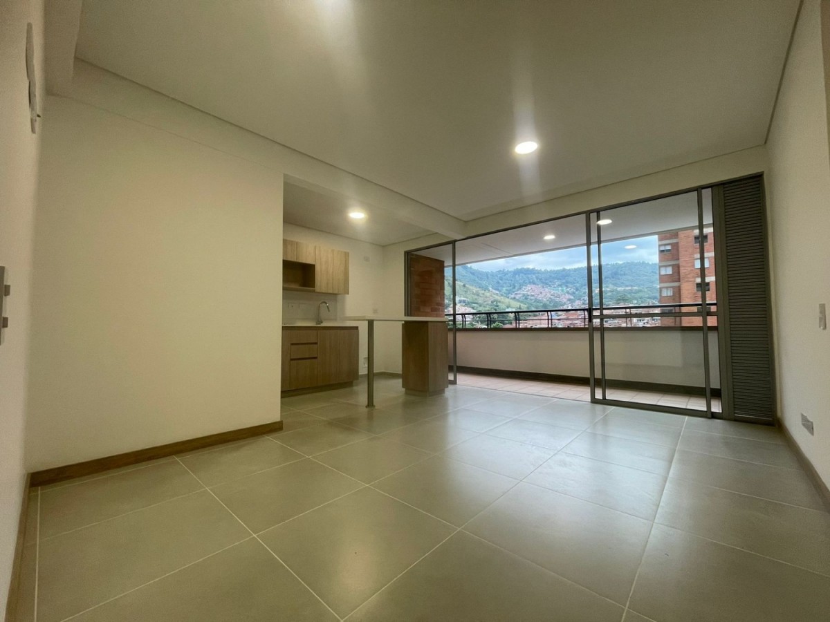 Apartamento en venta en Suramérica, Itagüí · foto 3 de 14
