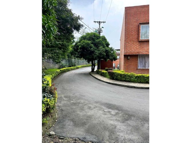 Casa de 3 alcobas en venta en La Buitrera, Yumbo, 79 m² · foto 2 de 23