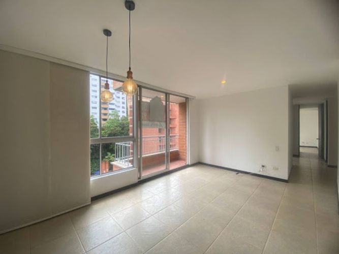 Apartamento de 3 alcobas en arriendo en Castropol, Medellín, 74 m² · foto 5 de 24