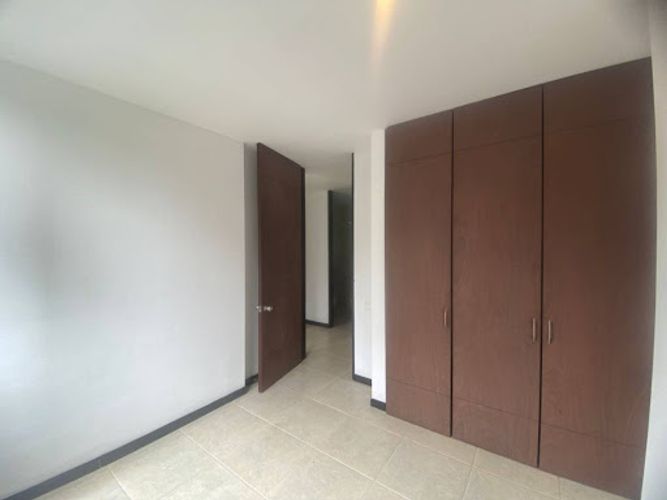 Apartamento de 3 alcobas en arriendo en Castropol, Medellín, 74 m² · foto 8 de 24