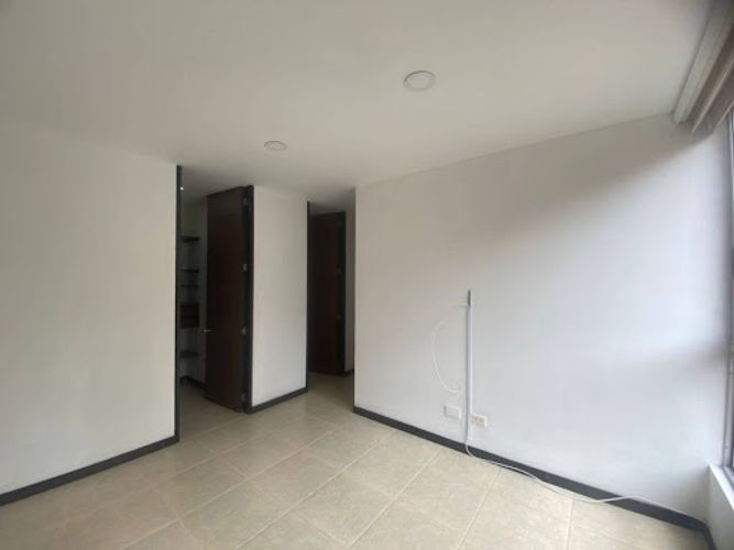 Apartamento de 3 alcobas en arriendo en Castropol, Medellín, 74 m² · foto 10 de 24