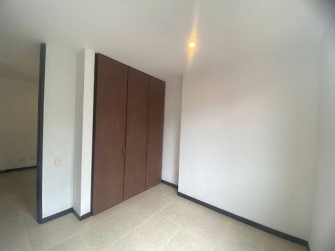 Apartamento de 3 alcobas en arriendo en Castropol, Medellín, 74 m² · foto 15 de 24