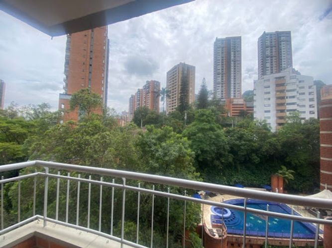 Apartamento de 3 alcobas en arriendo en Castropol, Medellín, 74 m² · foto 23 de 24