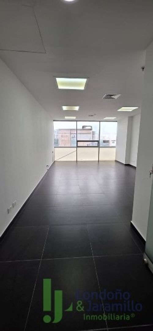 Oficina en venta en Primavera, Envigado, 37 m² · foto 4 de 9