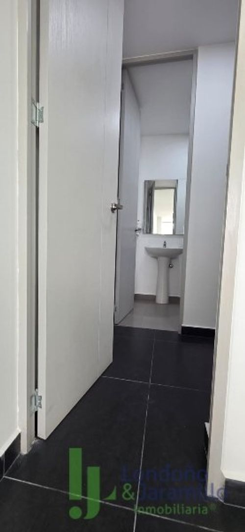 Oficina en venta en Primavera, Envigado, 37 m² · foto 6 de 9