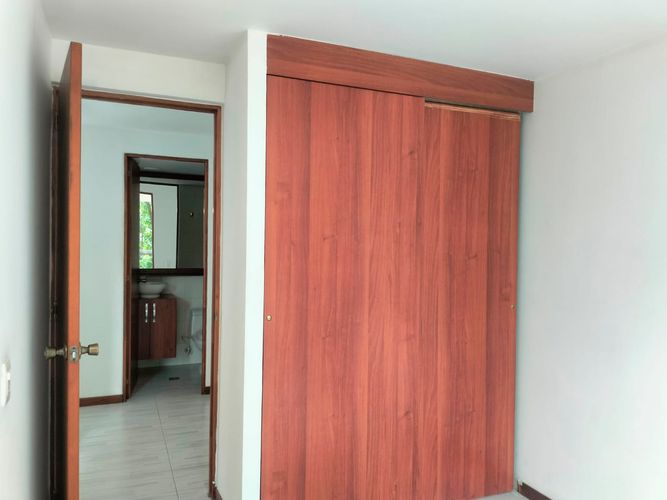 Apartamento de 2 alcobas en arriendo en El Poblado, Medellín, 71 m² · foto 7 de 14