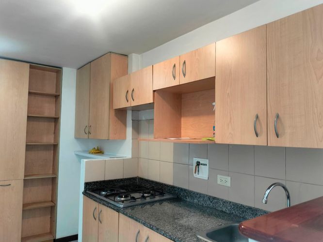 Apartamento de 2 alcobas en arriendo en El Poblado, Medellín, 71 m² · foto 5 de 14