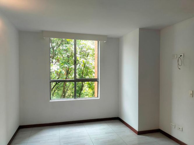 Apartamento de 2 alcobas en arriendo en El Poblado, Medellín, 71 m² · foto 11 de 14