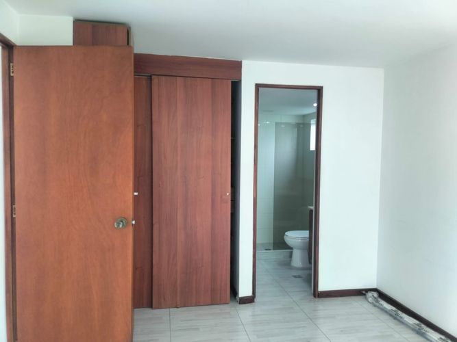 Apartamento de 2 alcobas en arriendo en El Poblado, Medellín, 71 m² · foto 9 de 14