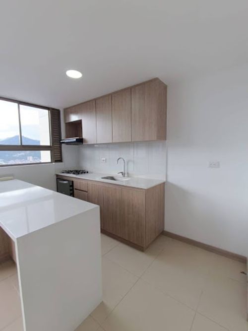 Apartamento de 3 alcobas en venta en Los Alcazares, Sabaneta, 86 m² · foto 2 de 18