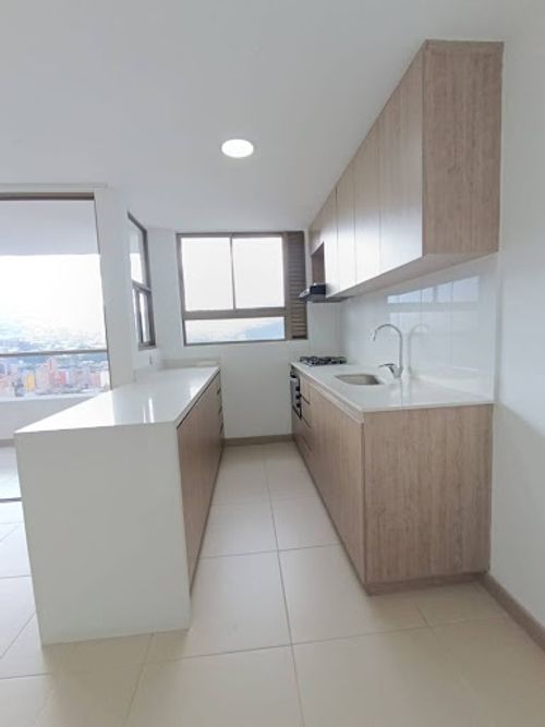 Apartamento de 3 alcobas en venta en Los Alcazares, Sabaneta, 86 m² · foto 3 de 18