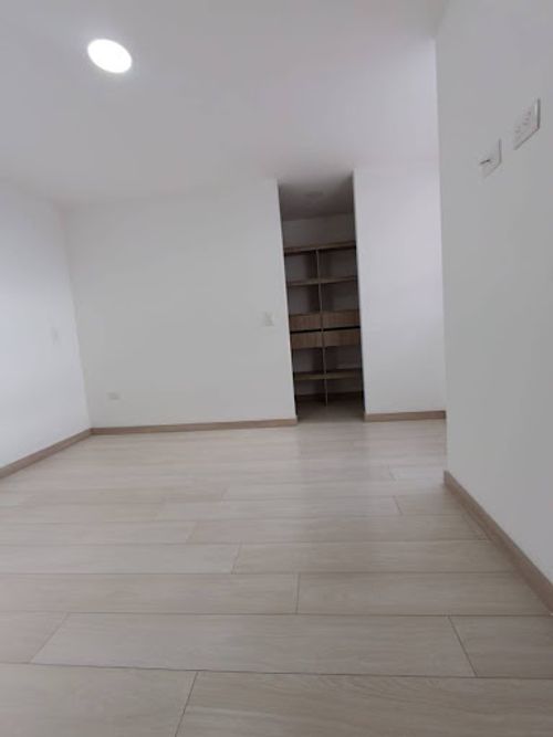 Apartamento de 3 alcobas en venta en Los Alcazares, Sabaneta, 86 m² · foto 13 de 18