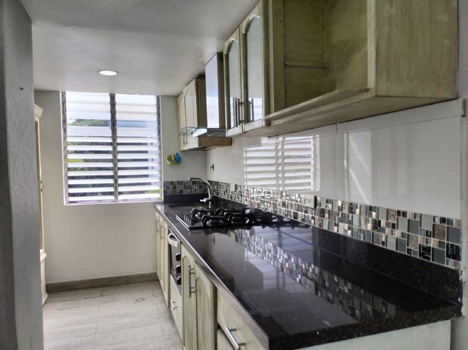 Apartamento de 3 alcobas en arriendo en El Poblado, Medellín, 80 m² · foto 4 de 18