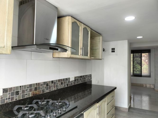 Apartamento de 3 alcobas en arriendo en El Poblado, Medellín, 80 m² · foto 3 de 18