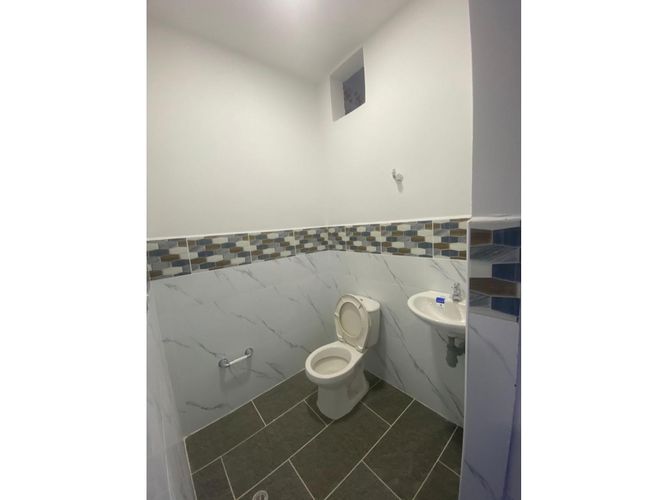 Bodega en arriendo en Cabecera San Antonio De Prado, Medellín, 320 m² · foto 12 de 23