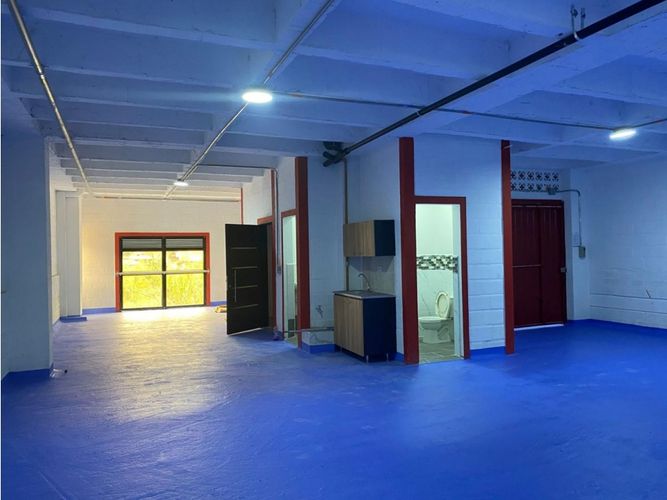 Bodega en arriendo en Cabecera San Antonio De Prado, Medellín, 320 m² · foto 13 de 23