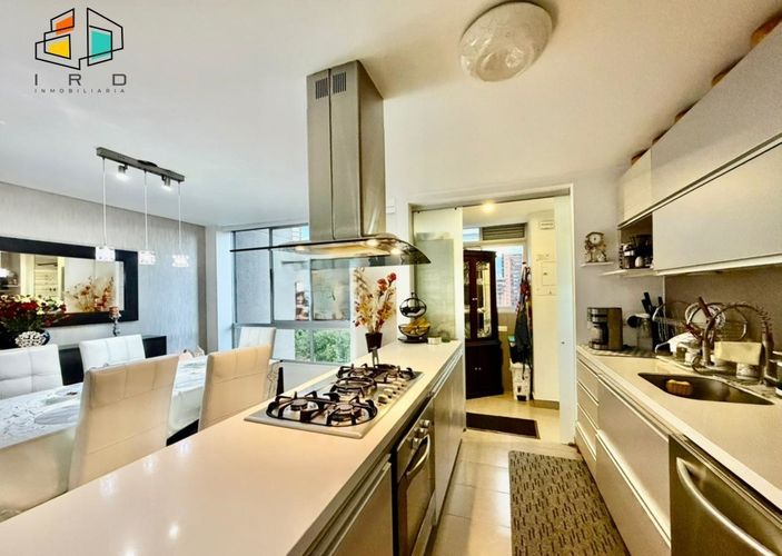 Apartamento de 4 alcobas en venta en Castropol, Medellín, 131 m² · foto 12 de 24