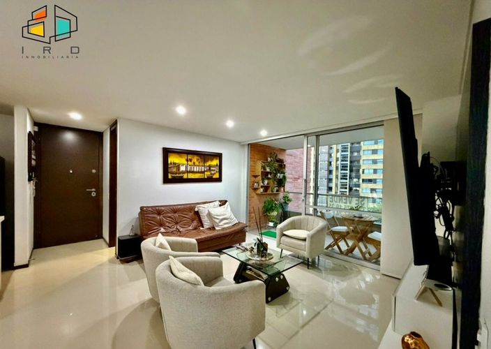 Apartamento de 4 alcobas en venta en Castropol, Medellín, 131 m² · foto 2 de 24