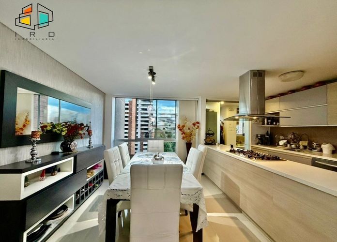 Apartamento de 4 alcobas en venta en Castropol, Medellín, 131 m² · foto 10 de 24
