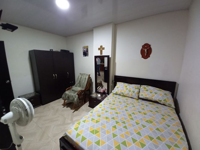 Casa de 9 alcobas en venta en Bretaña, Cali, 185 m² · foto 3 de 24