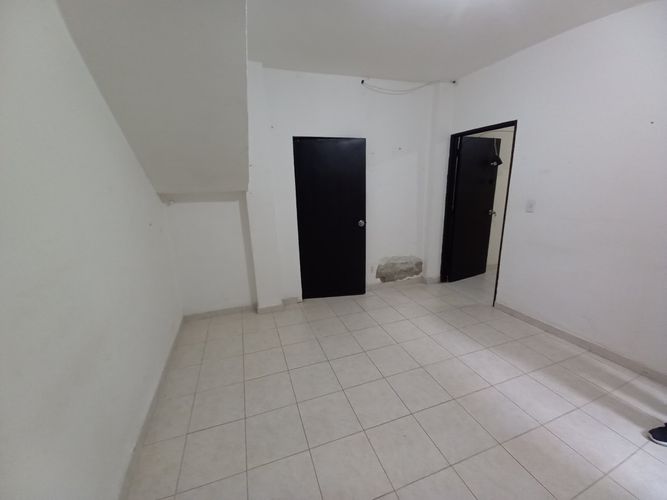 Casa de 9 alcobas en venta en Bretaña, Cali, 185 m² · foto 8 de 24