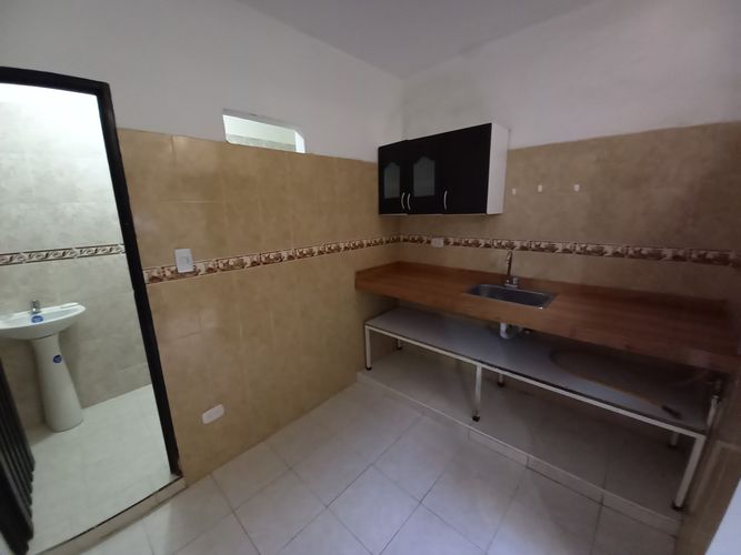 Casa de 9 alcobas en venta en Bretaña, Cali, 185 m² · foto 10 de 24