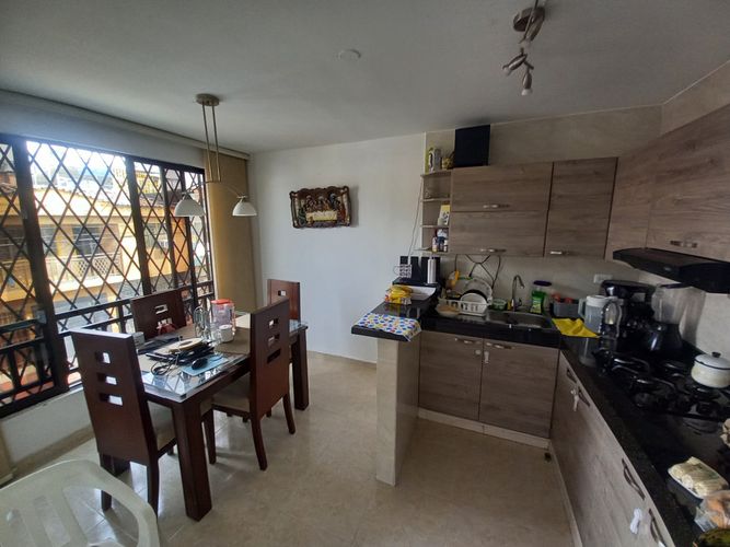 Casa de 9 alcobas en venta en Bretaña, Cali, 185 m² · foto 18 de 24
