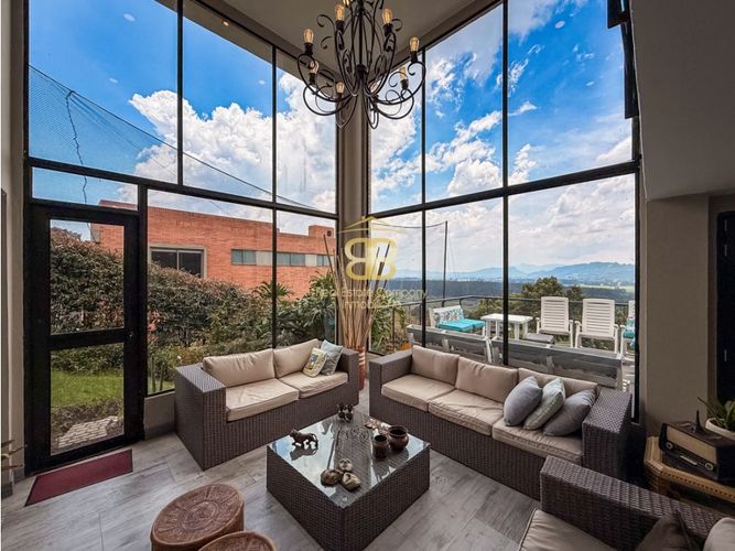 Casa de 4 alcobas en venta en Aposentos, Sopó, 315 m² · foto 3 de 24
