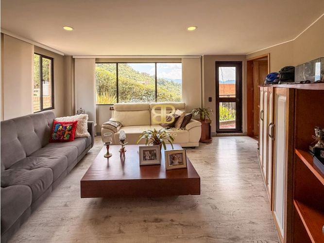 Casa de 4 alcobas en venta en Aposentos, Sopó, 315 m² · foto 23 de 24
