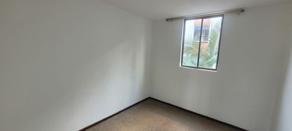 Apartamento en venta en Los Alcazares, Cali · foto 3 de 9