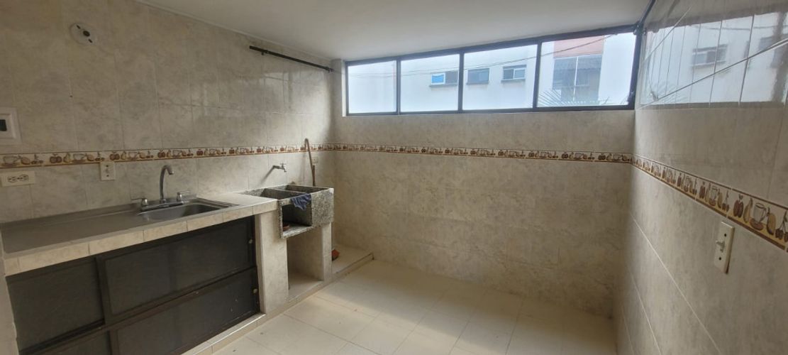 Apartamento en venta en Los Alcazares, Cali · foto 8 de 9