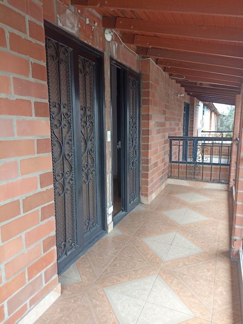 Casa de 5 alcobas en venta en Villagorgona, Candelaria, 198 m² · foto 15 de 24