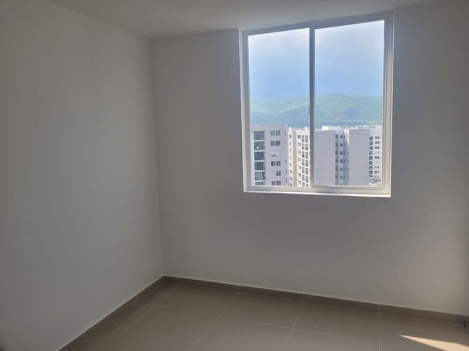 Apartamento de 2 alcobas en venta en Zona Industrial, Yumbo, 58 m² · foto 3 de 10
