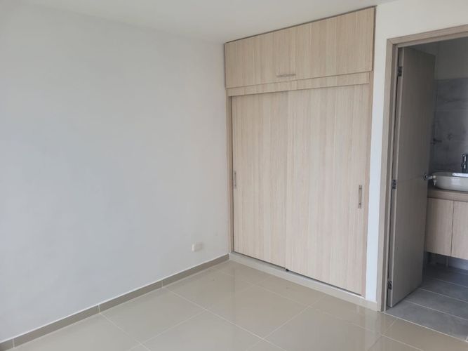 Apartamento de 2 alcobas en venta en Zona Industrial, Yumbo, 58 m² · foto 4 de 10