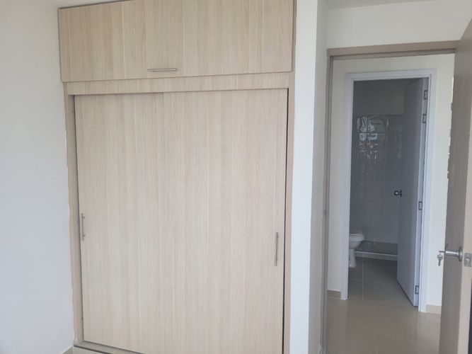 Apartamento de 2 alcobas en venta en Zona Industrial, Yumbo, 58 m² · foto 5 de 10