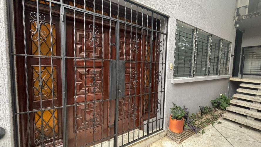 Casa de 4 alcobas en venta en Normandia, Cali, 230 m² · foto 2 de 24